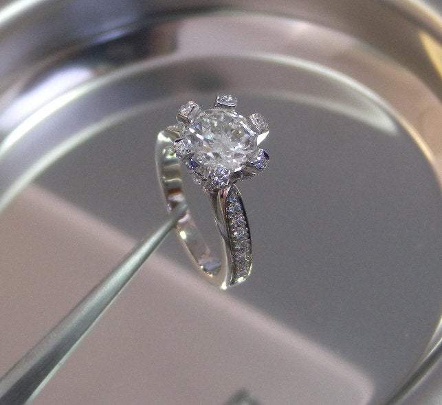Diamond Engagement Ring 1 carat White gold Big Ring