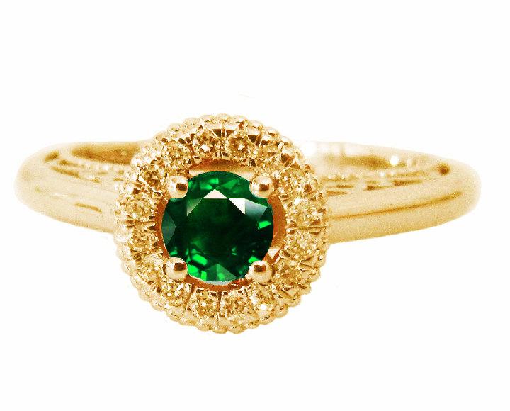 Gold ring Emerald Ring Halo Engagement Ring 18K Gold with D-E VVS Diamonds