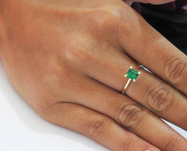 Vintage Emerald Solitaire 14K Yellow Gold Ring Green Emerald Ring Engagement Ring May Birthstone Natural Emerald Birthday gift For Her