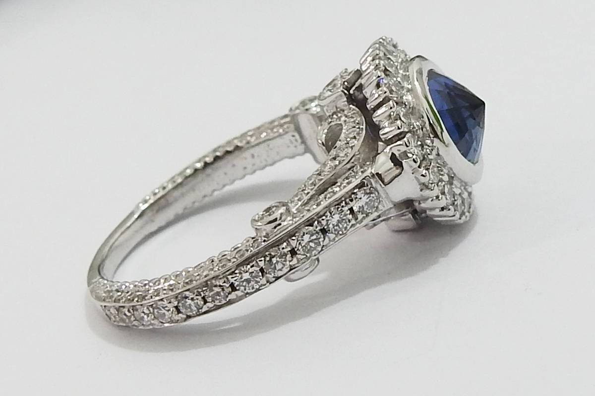 Vintage Edwardian Sapphire ring Sapphire ring Unique engagement ring Solid Gold with side stones in 14K White gold
