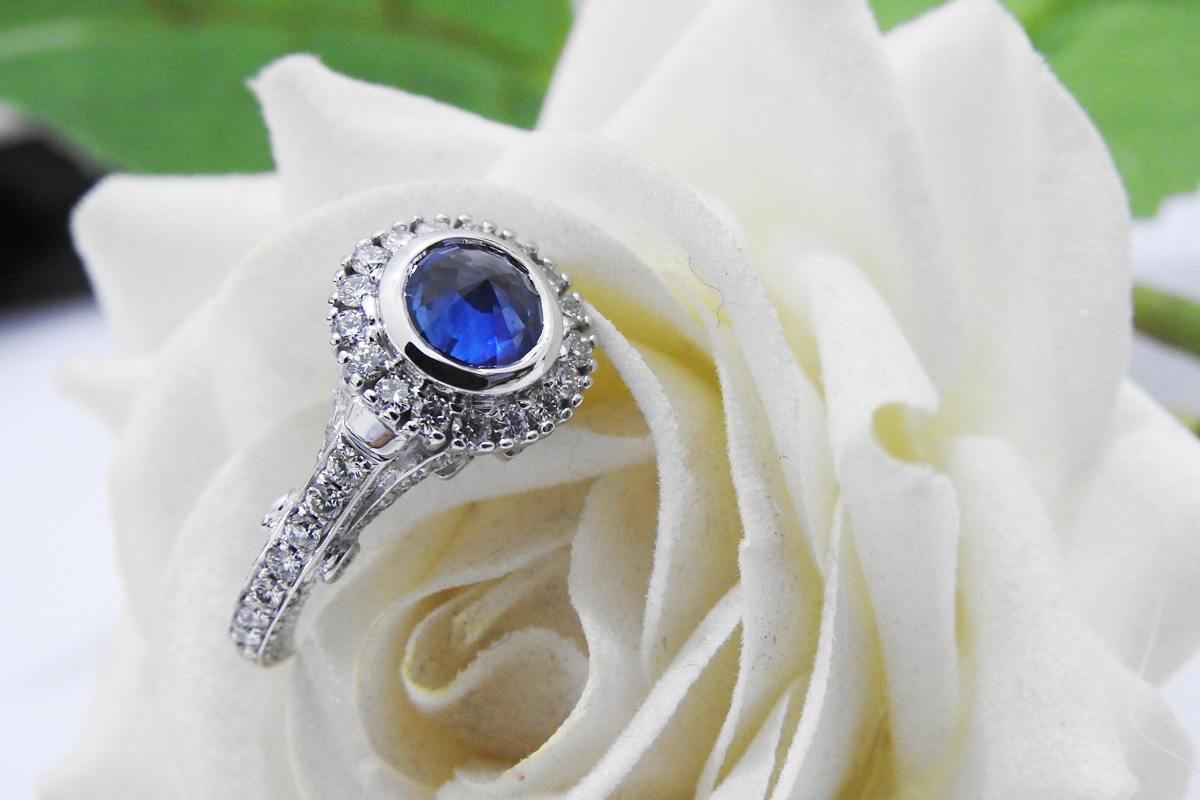 Vintage Edwardian Sapphire ring Sapphire ring Unique engagement ring Solid Gold with side stones in 14K White gold