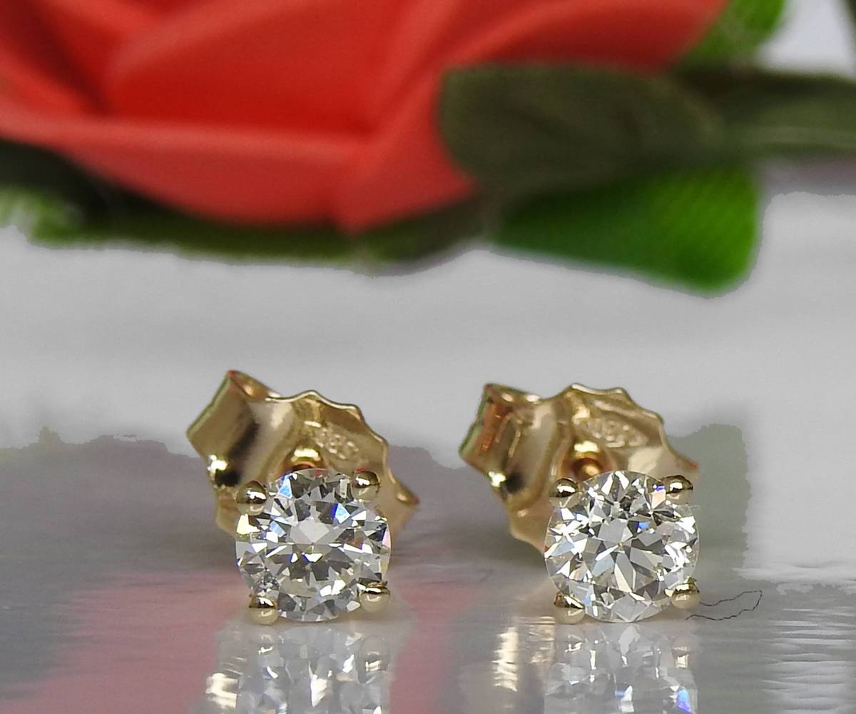 Superb Diamond Earrings Stud Earrings Studs 14K or18K Yellow gold Martini Earrings Diamonds 0.72 carat Round Brilliant Anniversary Earrings