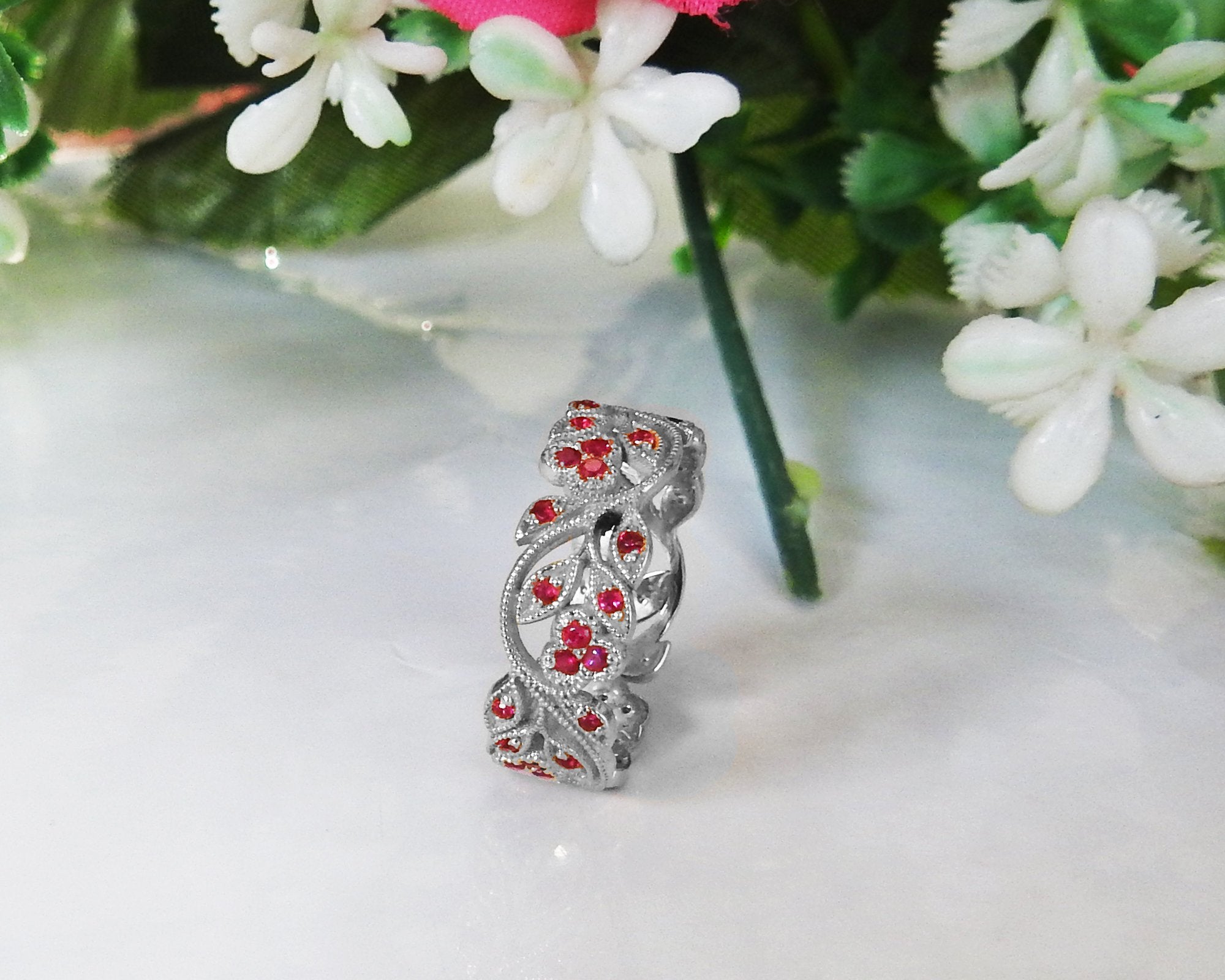 18K White gold Leaves Band with Rubies Filigree Ring Milgrain Twig Ring