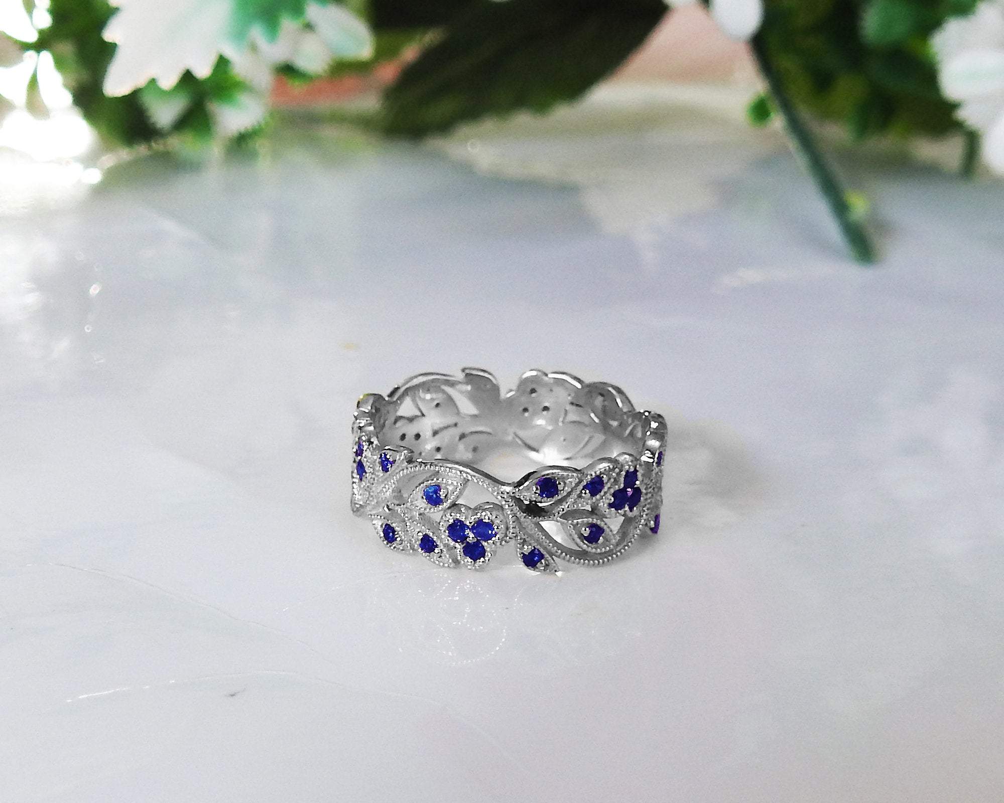 18K White gold Leaves Band with 42 Sapphires Filigree Ring Milgrain Twig Ring
