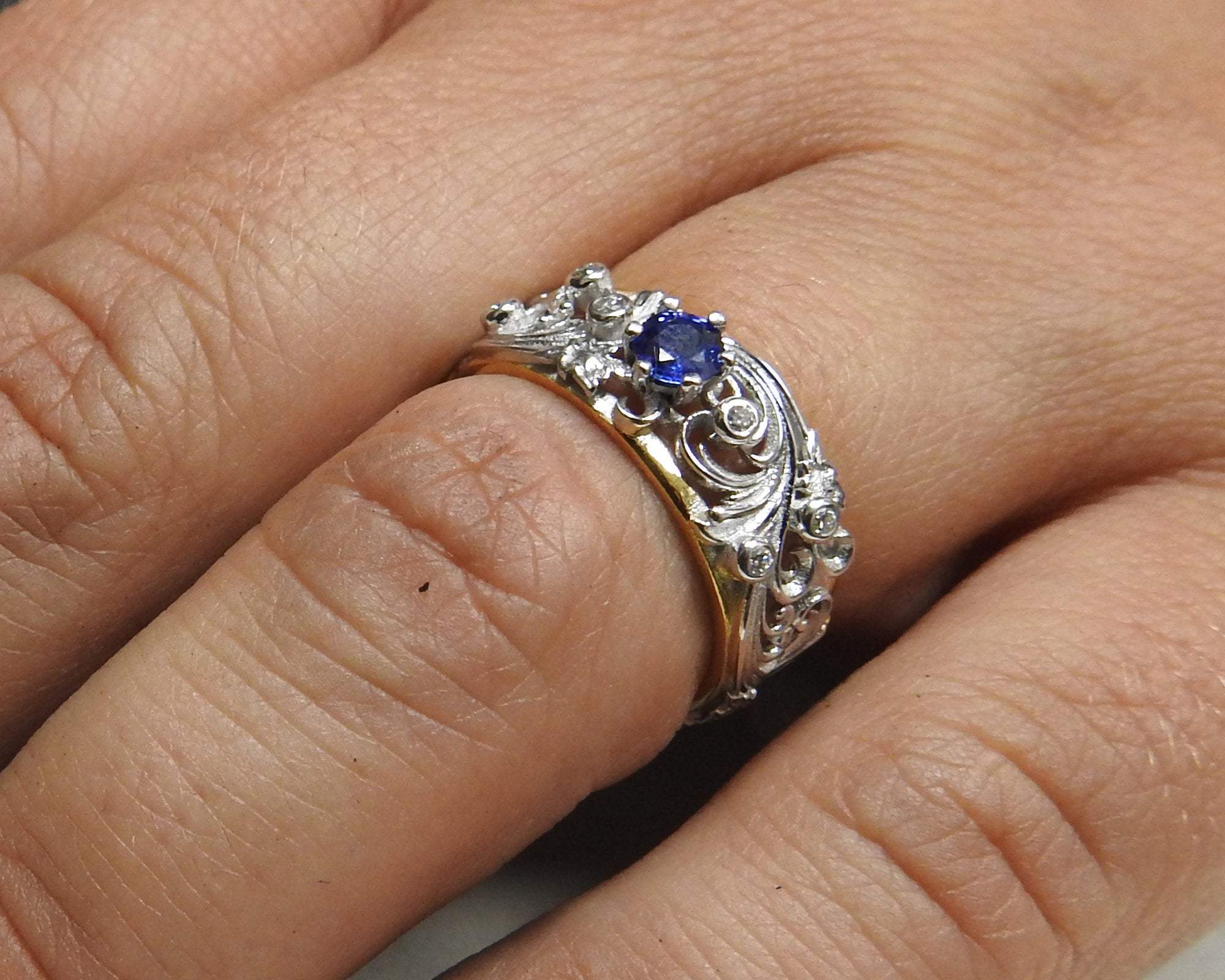 2-tone 18K Leaves Band Amethyst and Diamond Flower Ring, Leaf Band, Purple Wedding Band Amethyst Ring Diamond Ring Milgrain Ring Art Nouveau
