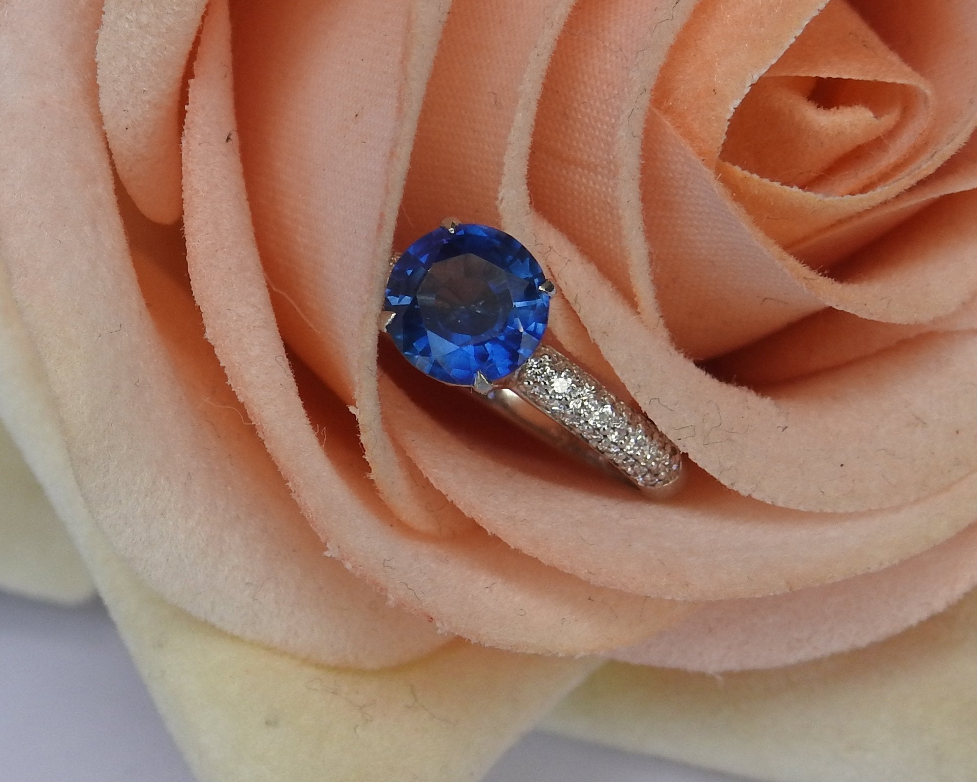 14K White gold Sapphire Engagement Ring, Round Blue Sapphire, Pave Diamonds on the Shank - Lianne Jewelry