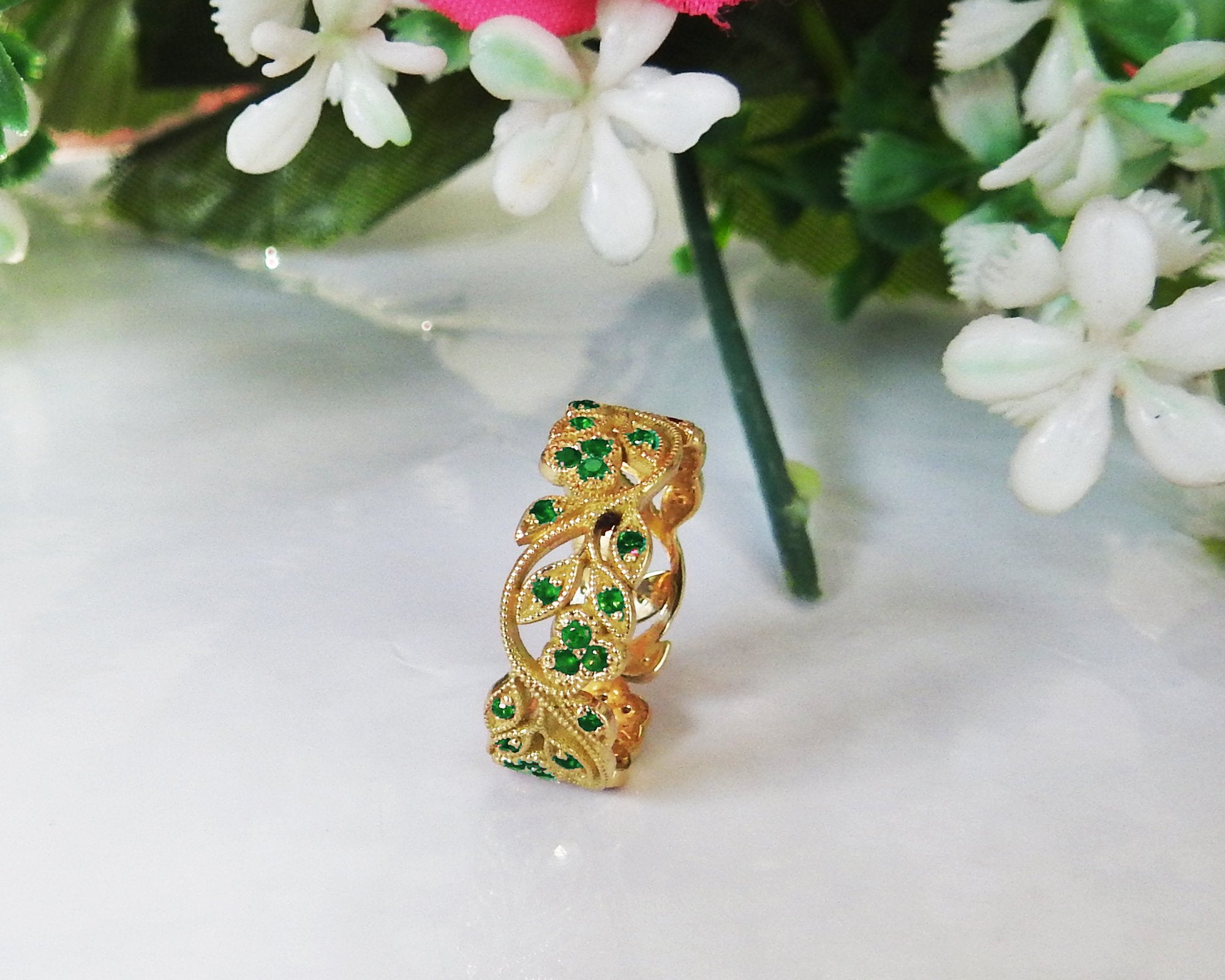 18K Yellow gold Leaves Band Emerald Filigree Ring Milgrain Twig Ring