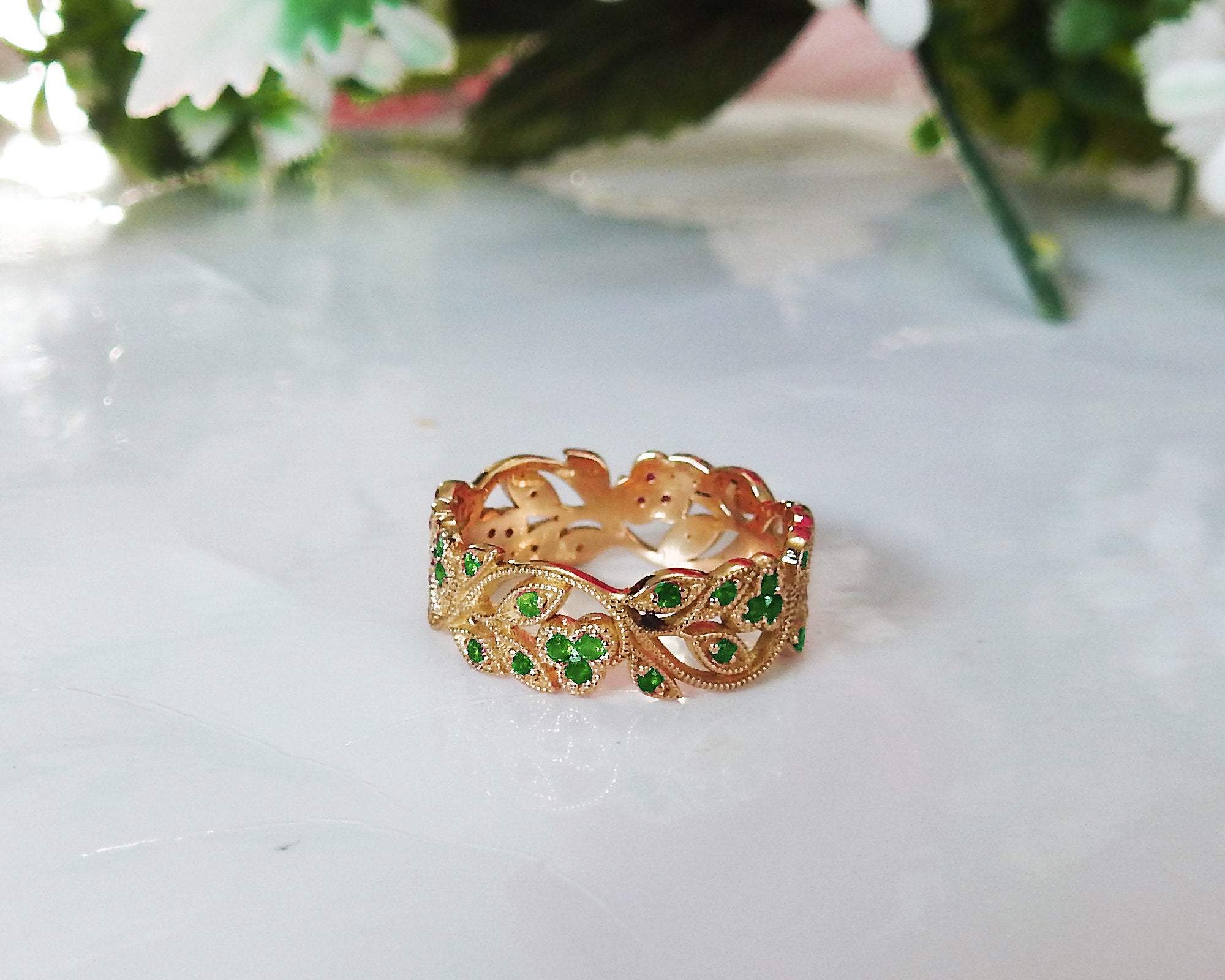 18K Rose gold Leaves Band Emerald Filigree Ring Milgrain Twig Ring