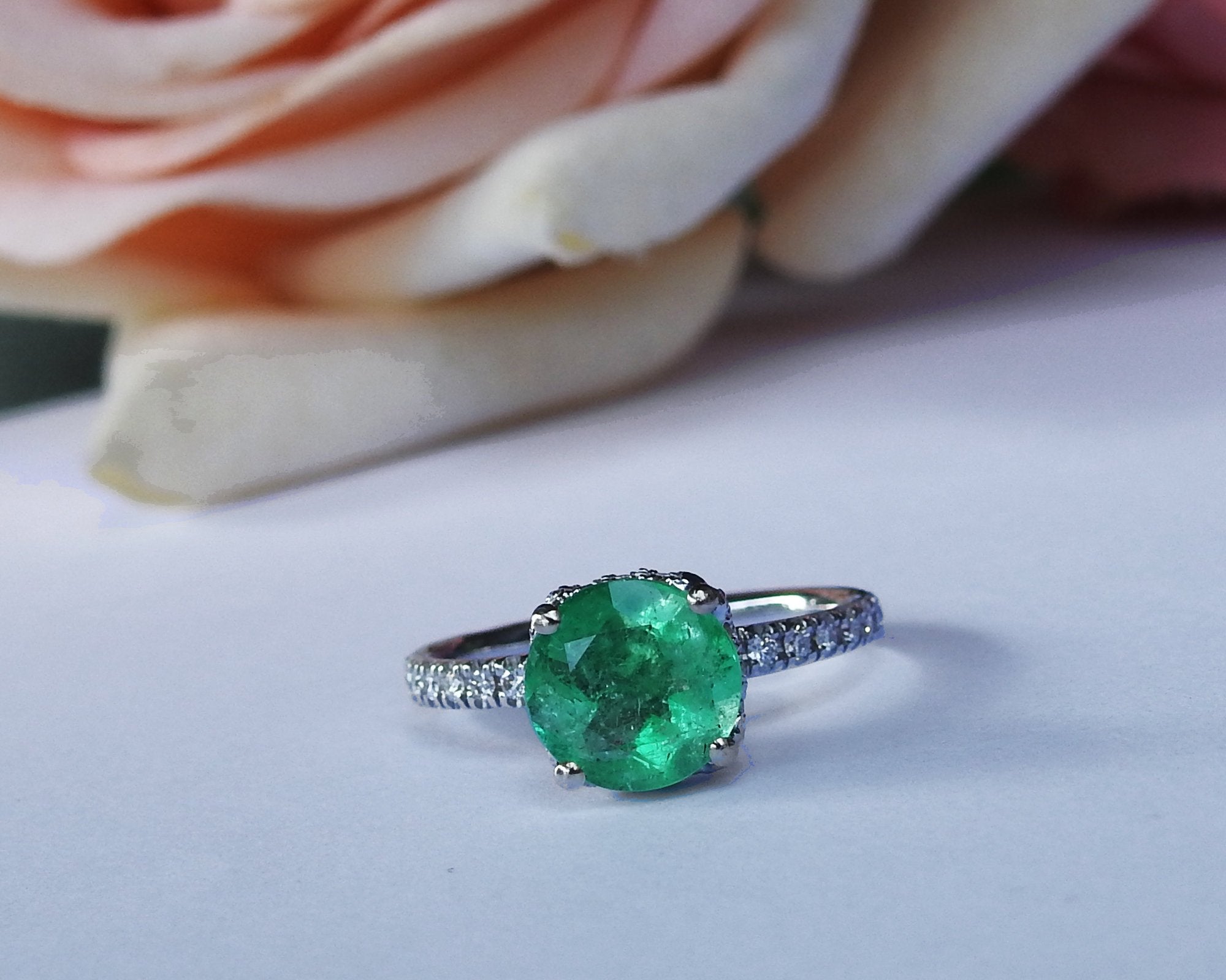 Emerald Ring Vintage Solitaire High Set with Diamonds in 14K White gold