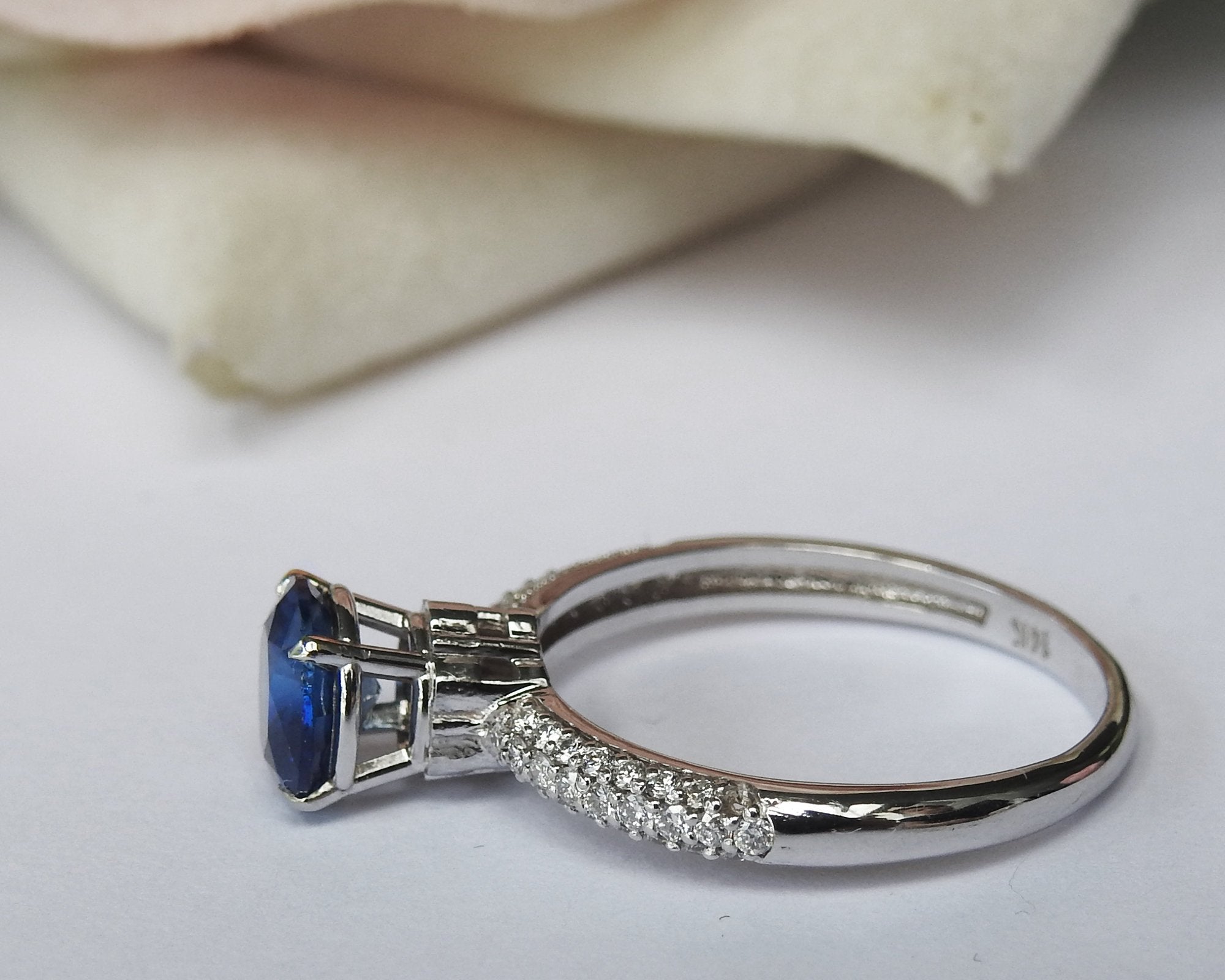 14K White gold Sapphire Engagement Ring, Round Blue Sapphire, Pave Diamonds on the Shank