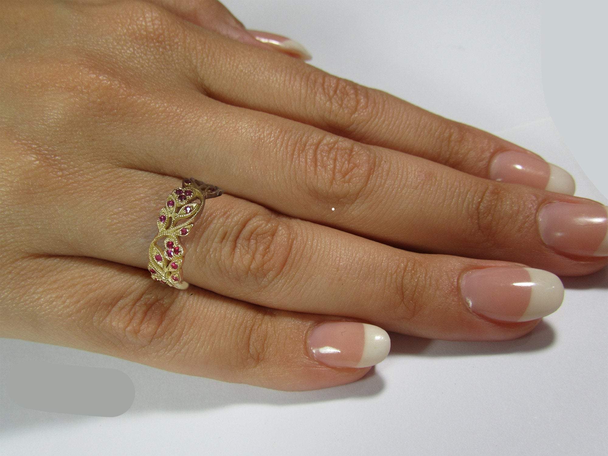 18K Rose gold Leaves Band with Rubies Filigree Ring Milgrain Twig Ring